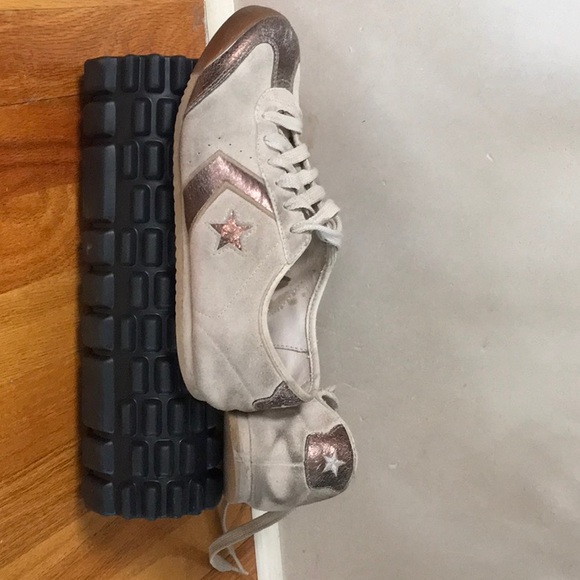 Converse Retro All-Stars. Low Top. Unisex. Suede with Star. - Picture 5 of 6